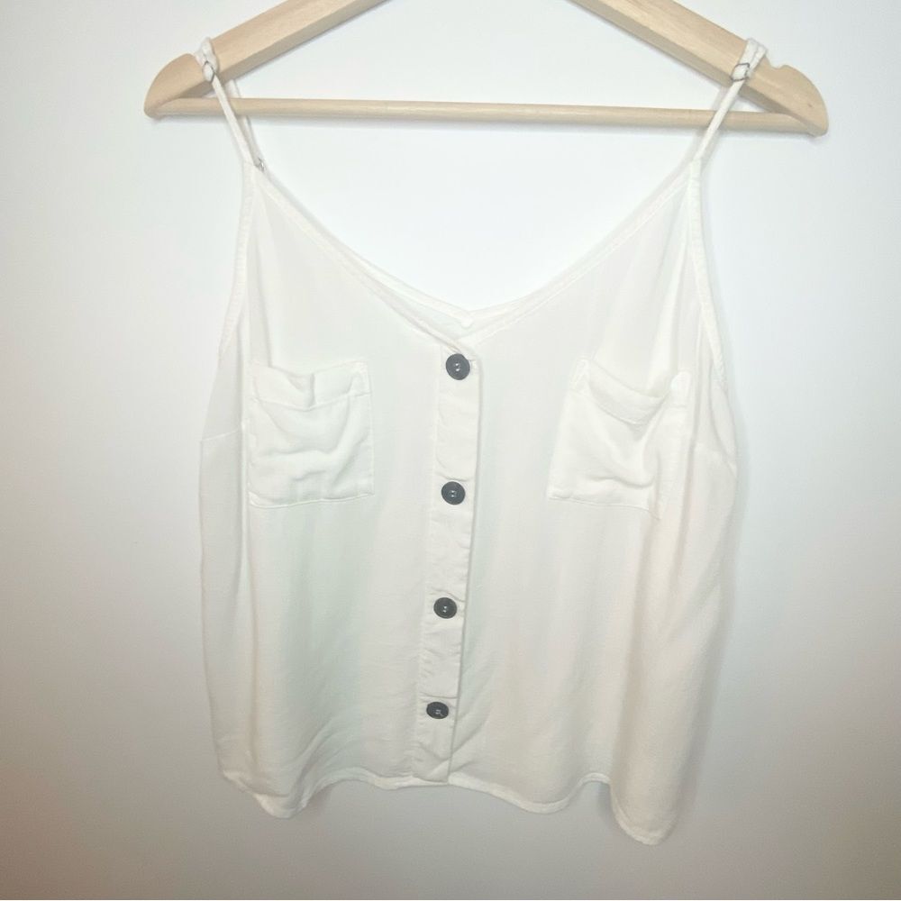 E&M cream linen style tank size large